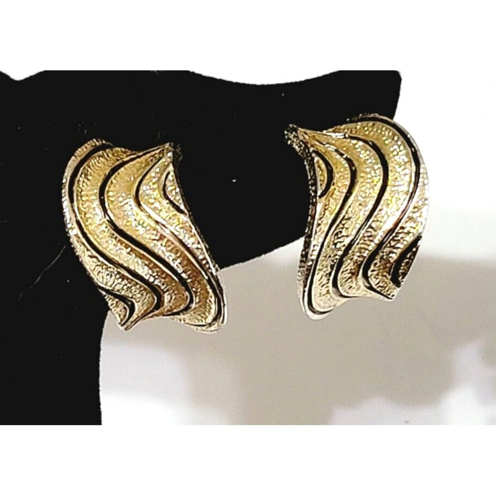 Vintage Gold & Black Clip On Earrings Textured Swirly Crescent Design